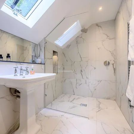 6 Bed In 78674 Coniston