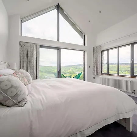 6 Bed In 78674