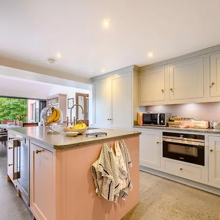 6 Bed In Oc-78674 Coniston